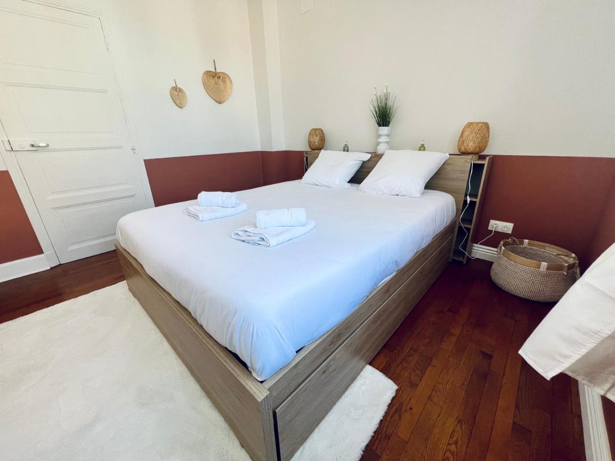 "Le Theodore" Appartement Charmant Proche Gare Avec Place De Parking Devant, Quartier Tres Calme, By Primo C0Nciergerie Nevers Luaran gambar